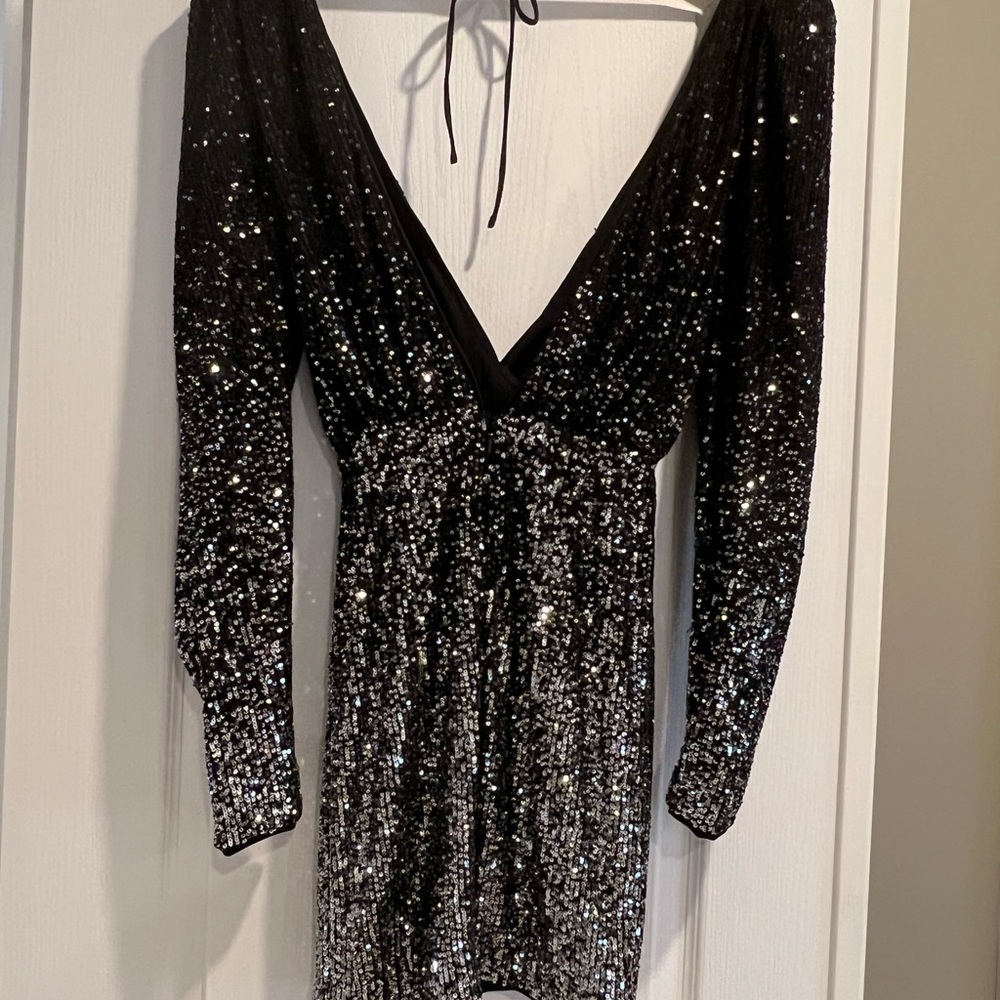 Dress - Picture 3 of 3